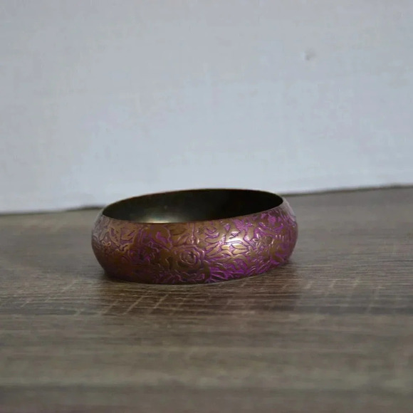 5/$25 Metal and  Enamel Bangle - Picture 2 of 4